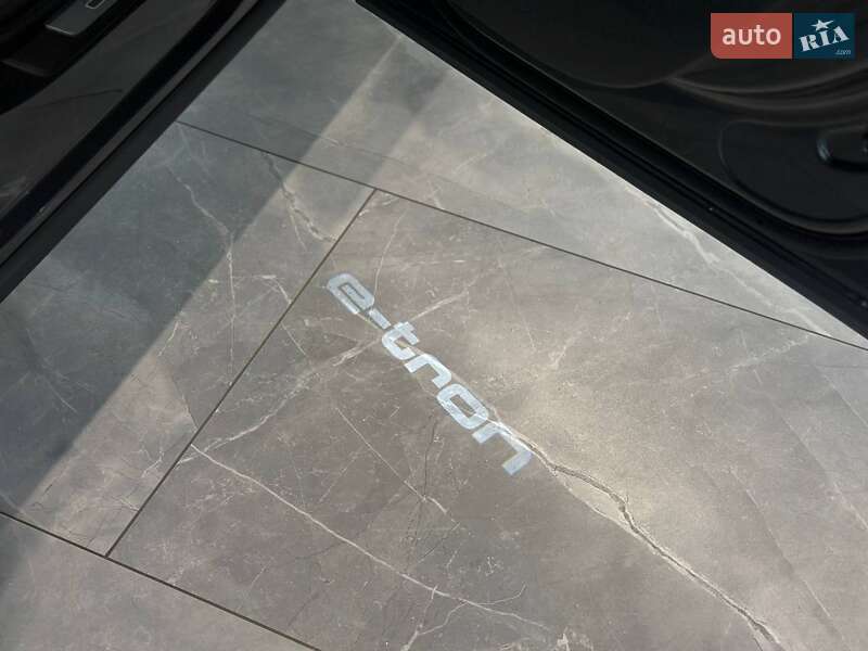 Позашляховик / Кросовер Audi e-tron Sportback 2020 в Львові фото 31 Позашляховик / Кросовер Audi e-tron Sportback 2020 в Львові