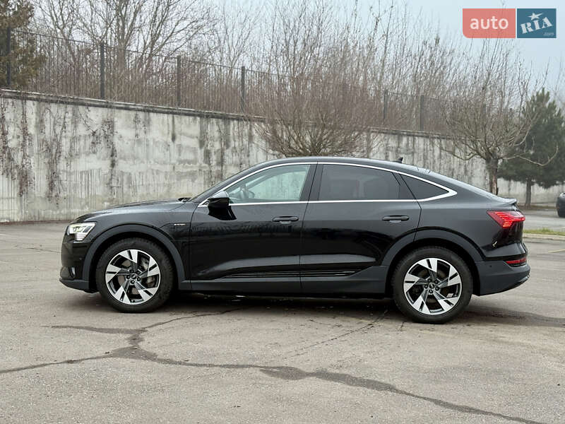 Позашляховик / Кросовер Audi e-tron Sportback 2022 в Рівному фото 15 Позашляховик / Кросовер Audi e-tron Sportback 2022 в Рівному
