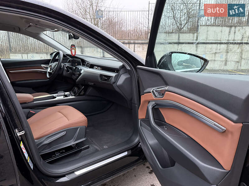Позашляховик / Кросовер Audi e-tron Sportback 2022 в Рівному фото 25 Позашляховик / Кросовер Audi e-tron Sportback 2022 в Рівному