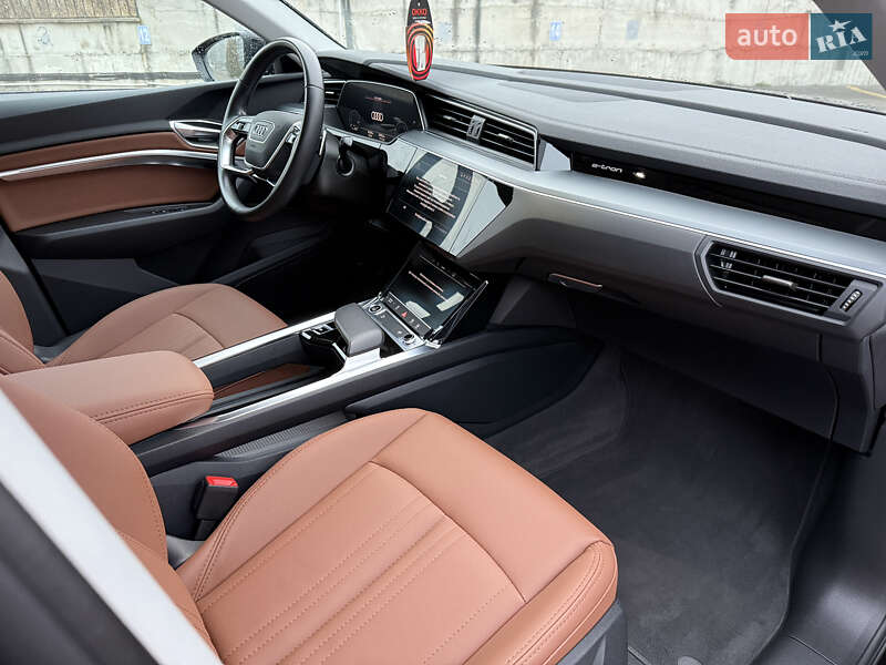 Позашляховик / Кросовер Audi e-tron Sportback 2022 в Рівному фото 30 Позашляховик / Кросовер Audi e-tron Sportback 2022 в Рівному
