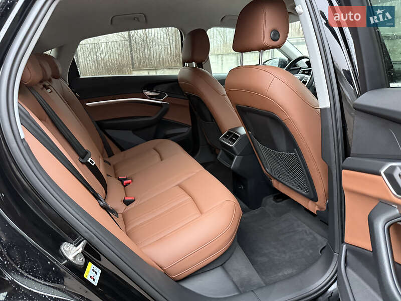 Позашляховик / Кросовер Audi e-tron Sportback 2022 в Рівному фото 35 Позашляховик / Кросовер Audi e-tron Sportback 2022 в Рівному
