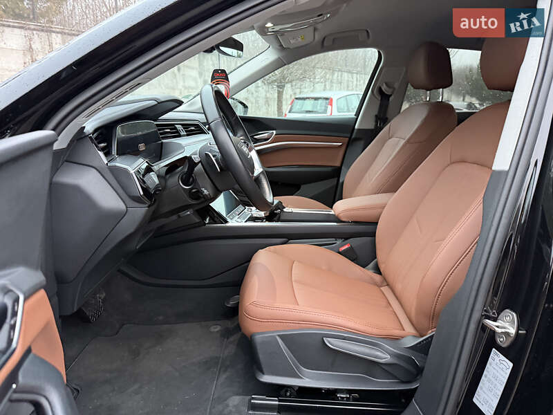 Позашляховик / Кросовер Audi e-tron Sportback 2022 в Рівному фото 50 Позашляховик / Кросовер Audi e-tron Sportback 2022 в Рівному