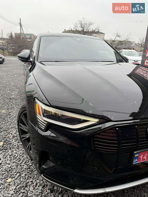 Позашляховик / Кросовер Audi e-tron Sportback 2020 в Стрию