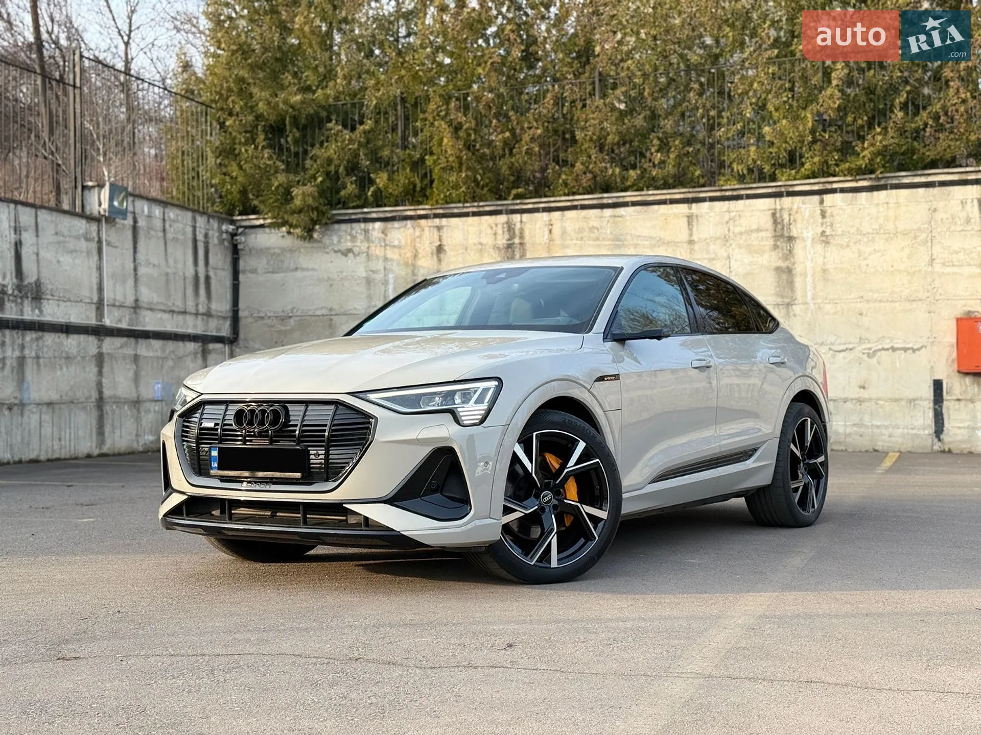 2020 Audi e-tron Sportback - фото 1