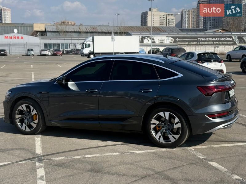 Внедорожник / Кроссовер Audi e-tron Sportback 2020 в Киеве