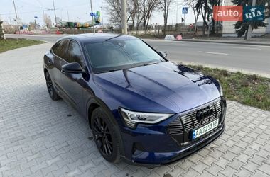 Позашляховик / Кросовер Audi e-tron Sportback 2022 в Києві