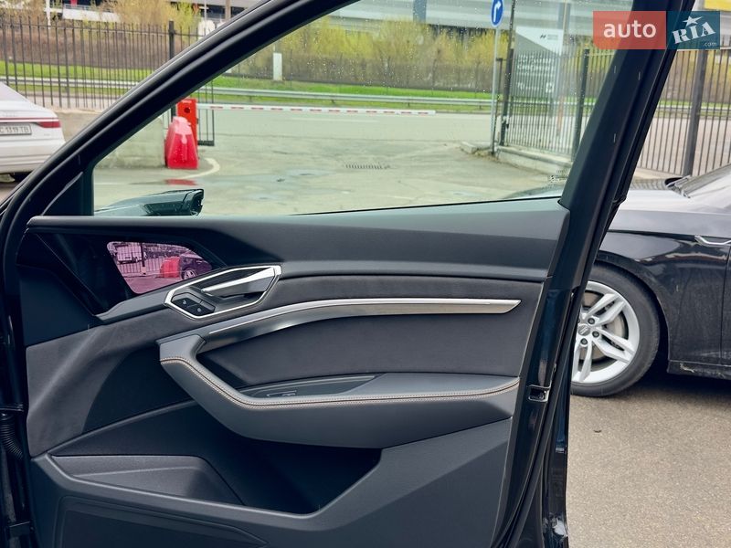 Внедорожник / Кроссовер Audi e-tron Sportback 2022 в Киеве