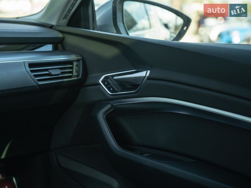 Внедорожник / Кроссовер Audi e-tron Sportback 2020 в Черновцах