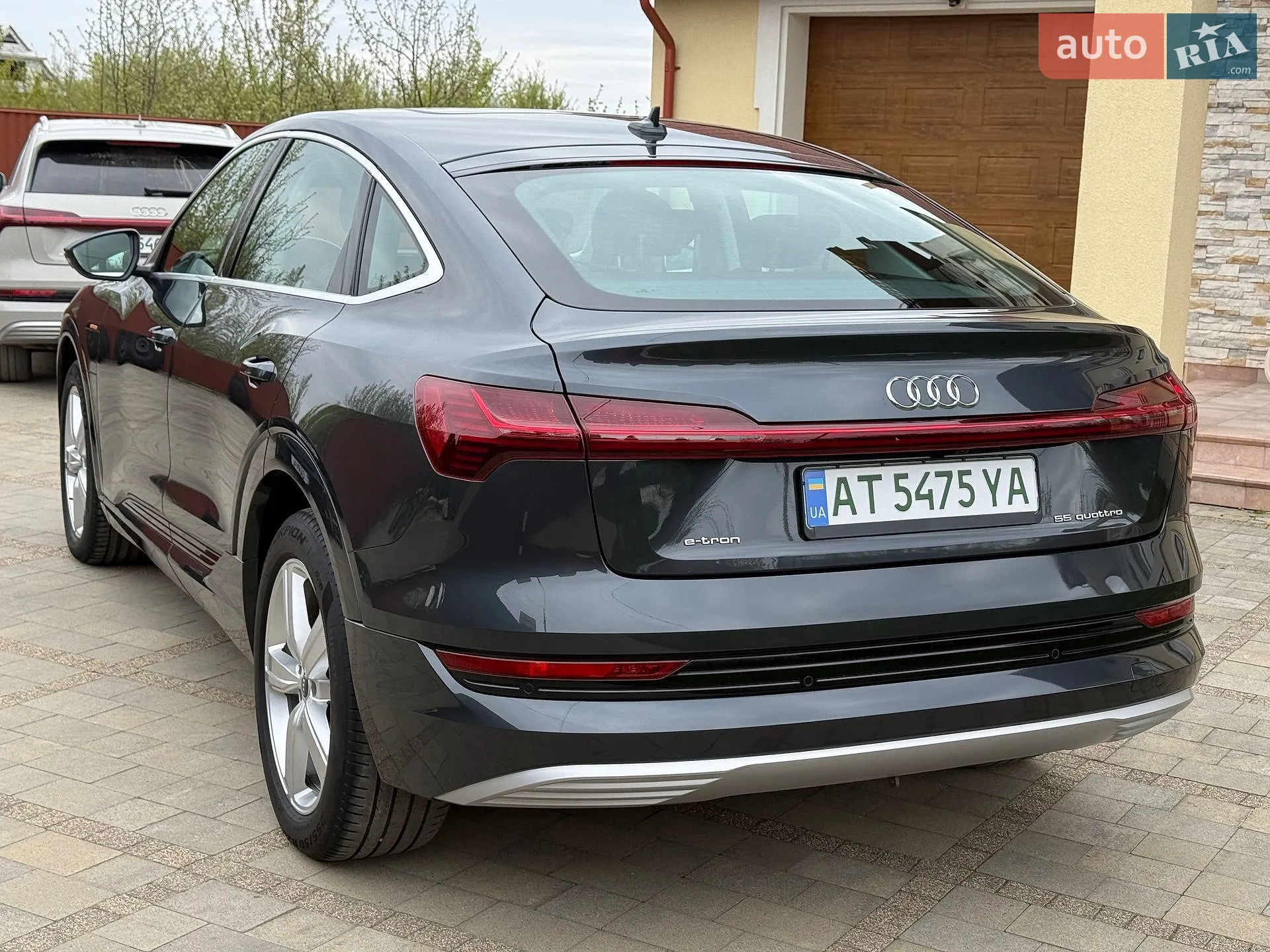 2020 Audi e-tron Sportback - мініатюра 2