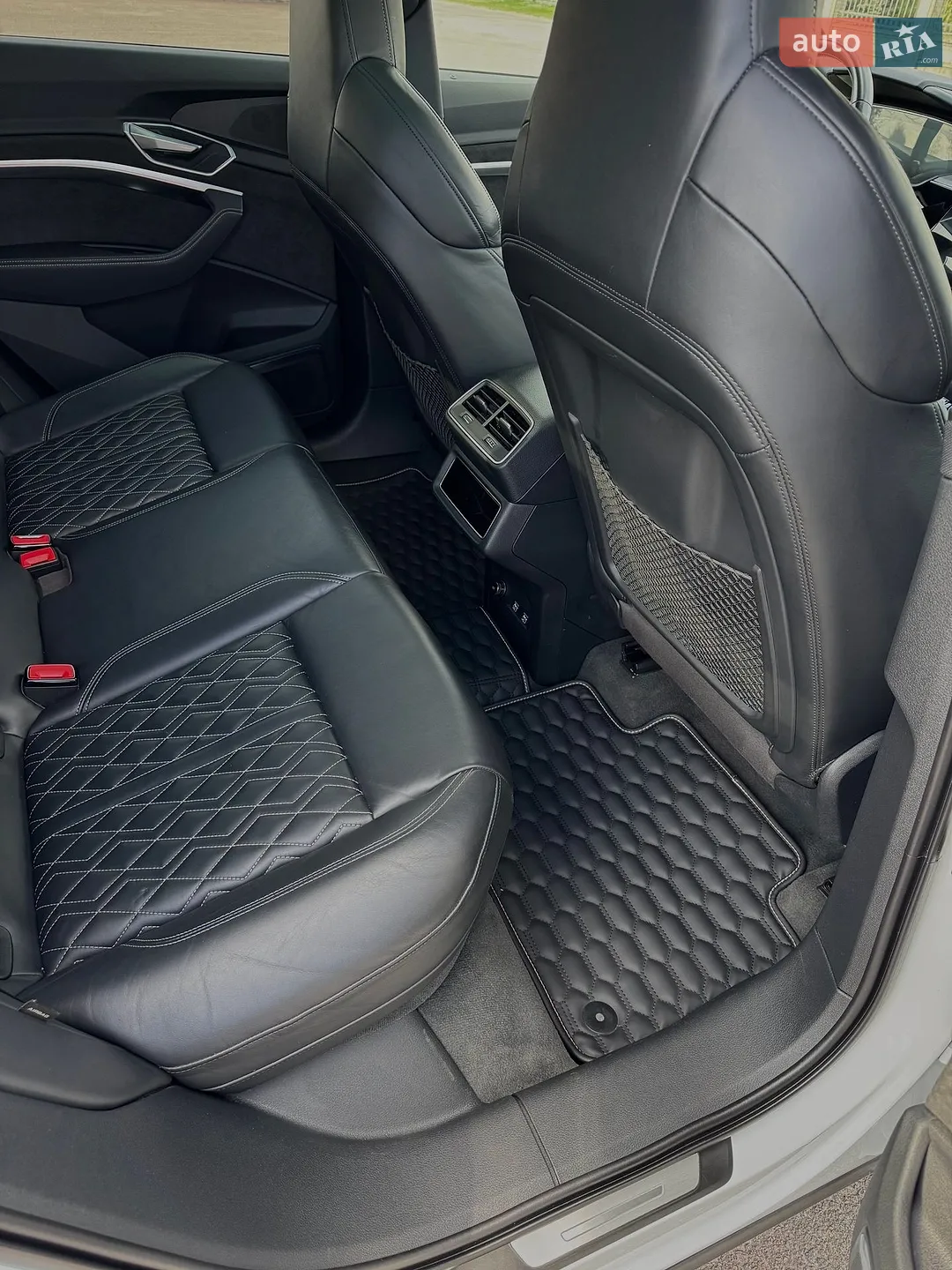 2020 Audi e-tron Sportback - мініатюра 35