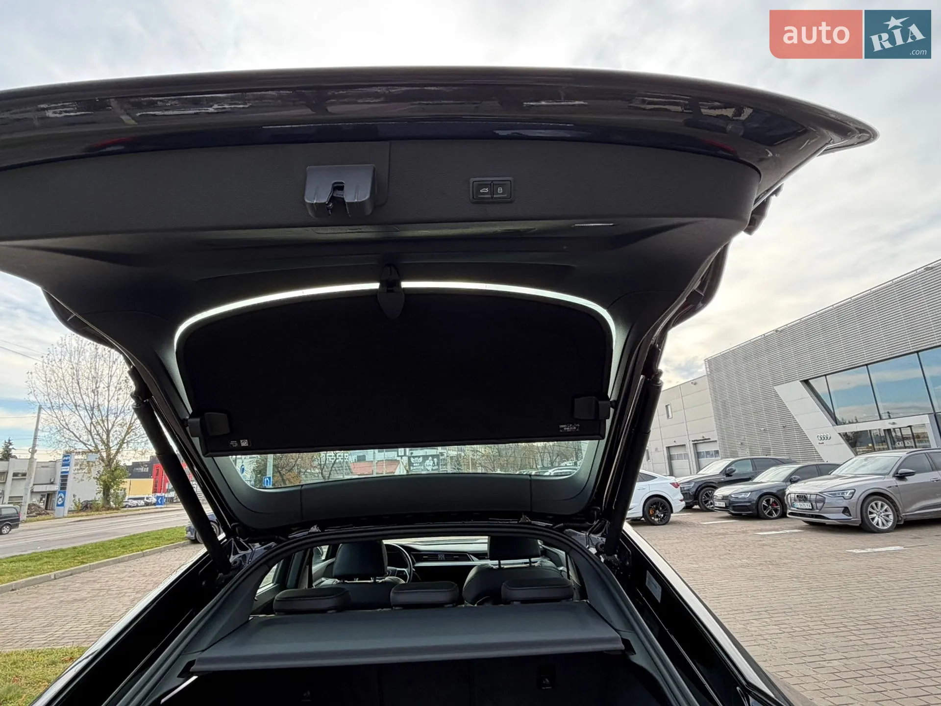 2020 Audi e-tron Sportback - мініатюра 38