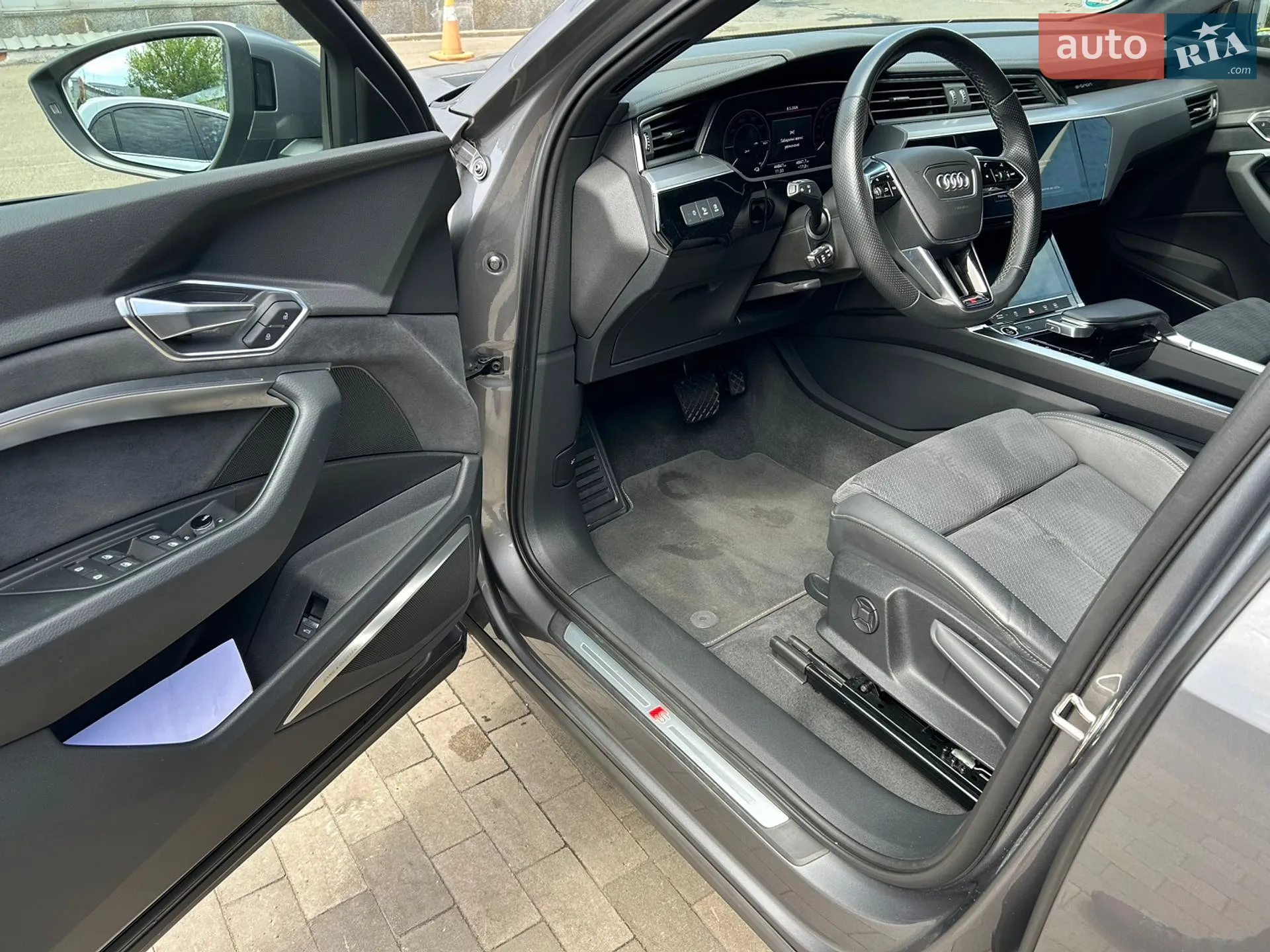 2022 Audi e-tron Sportback - мініатюра 38