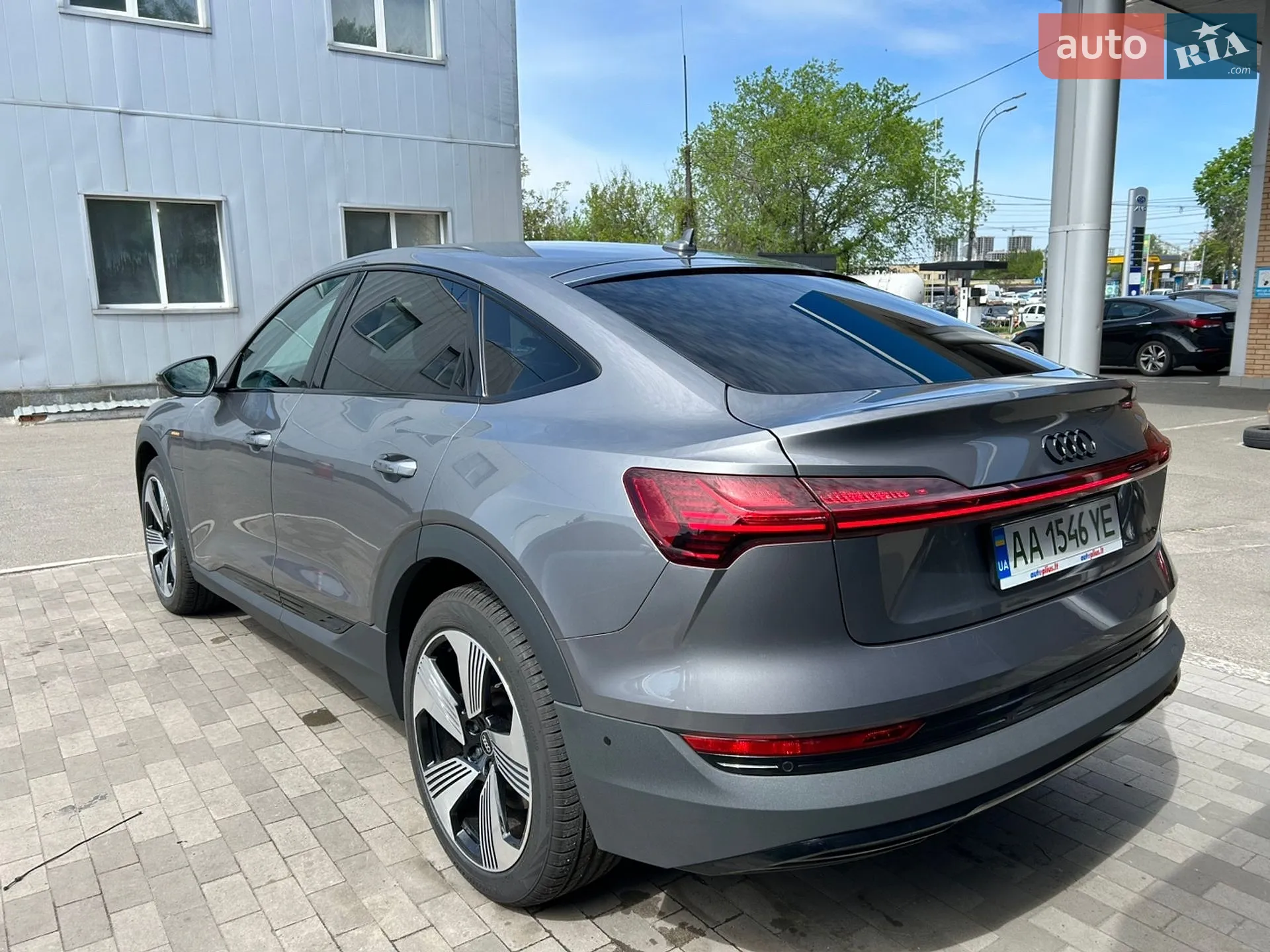 2022 Audi e-tron Sportback - мініатюра 2