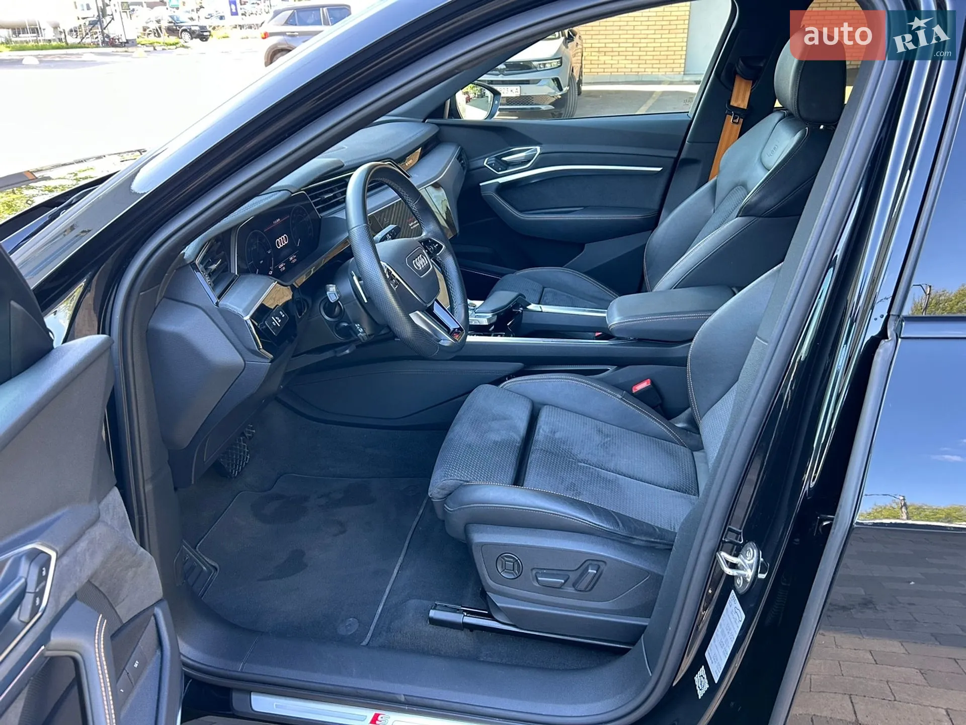 Audi e-tron Sportback 2022 VIN WAUZZZGE2NB028832 фото оголошення 13 з 30