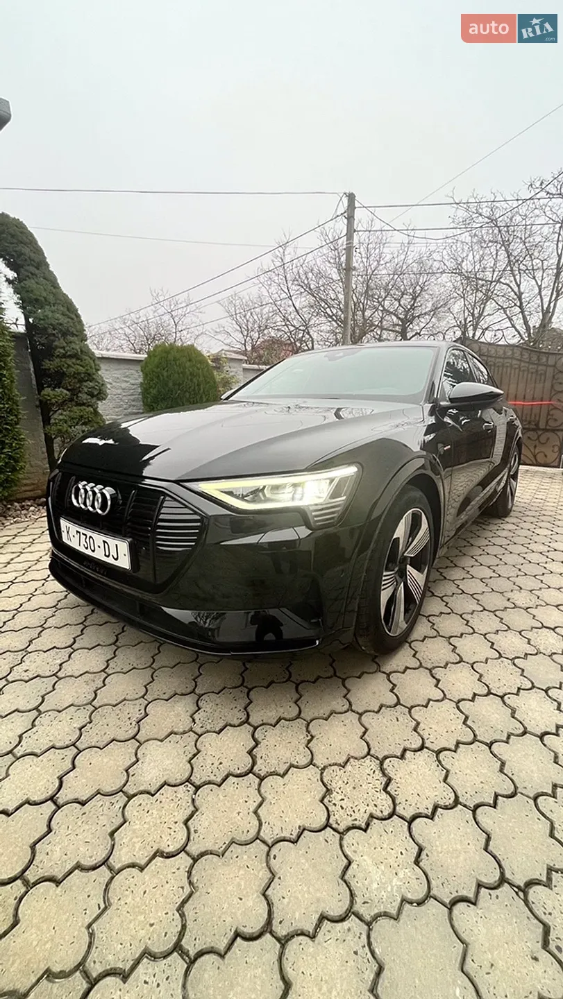 2020 Audi e-tron Sportback - фото 1