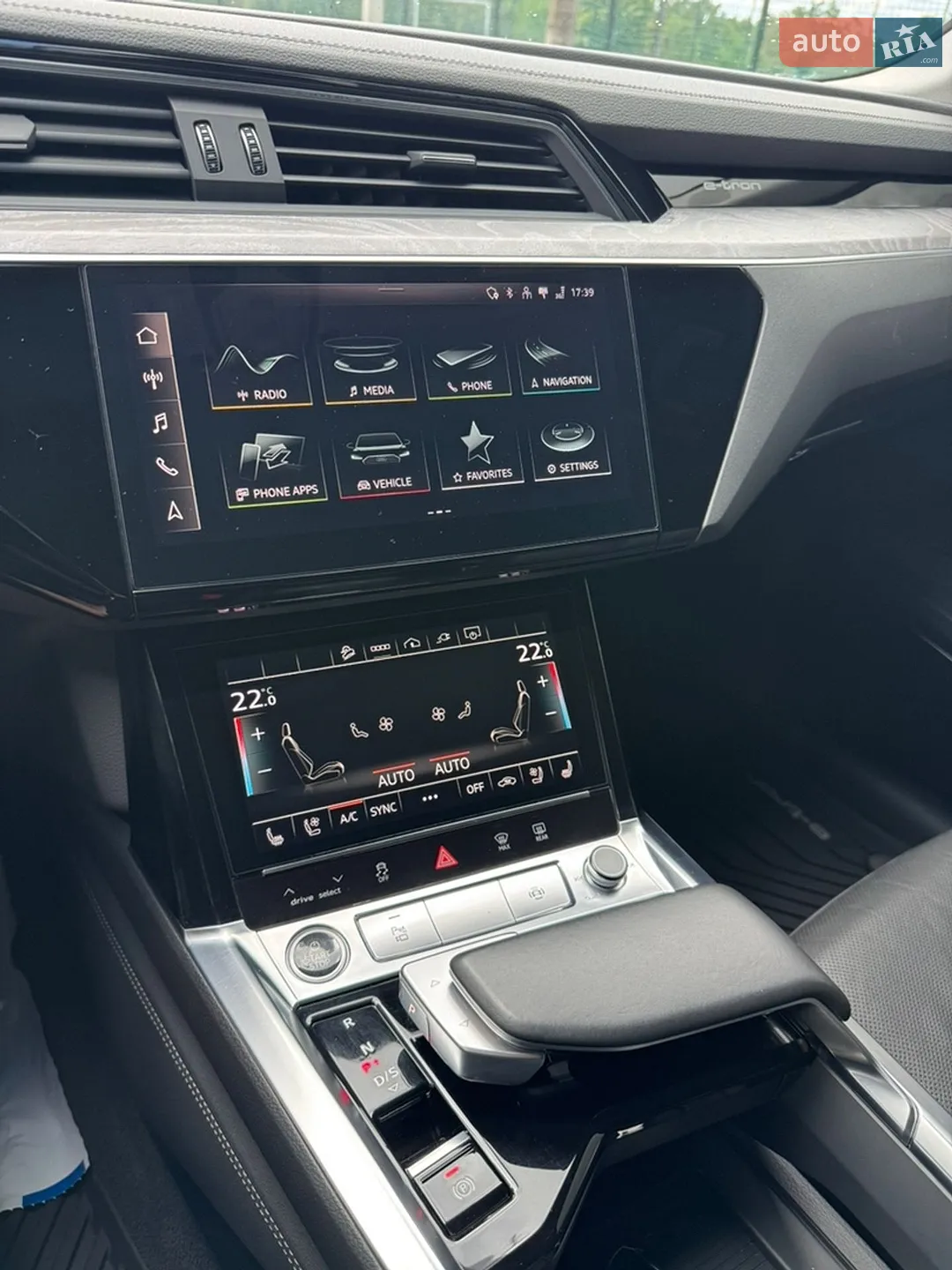 2020 Audi e-tron Sportback - мініатюра 18