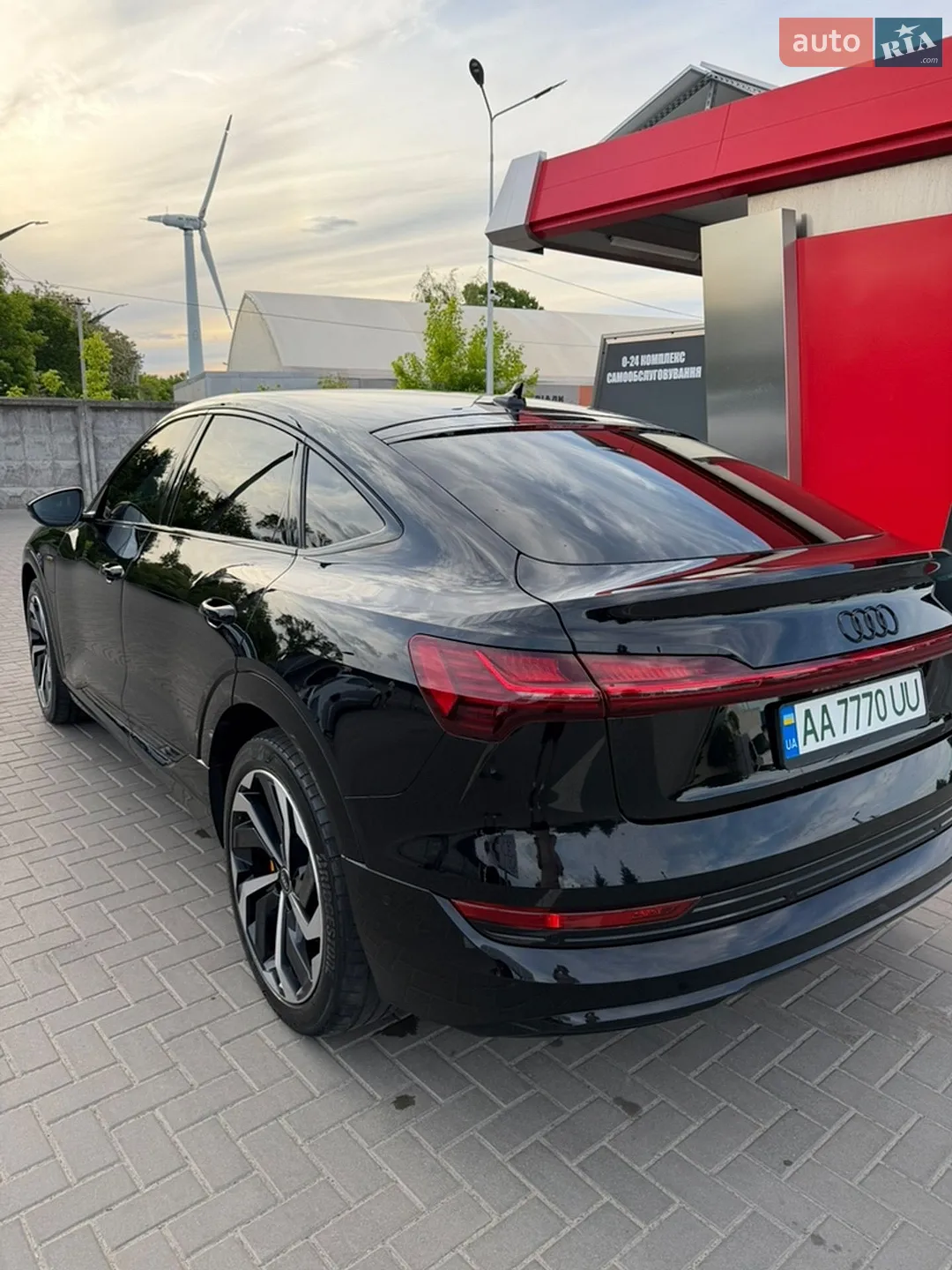 2022 Audi e-tron Sportback - мініатюра 5