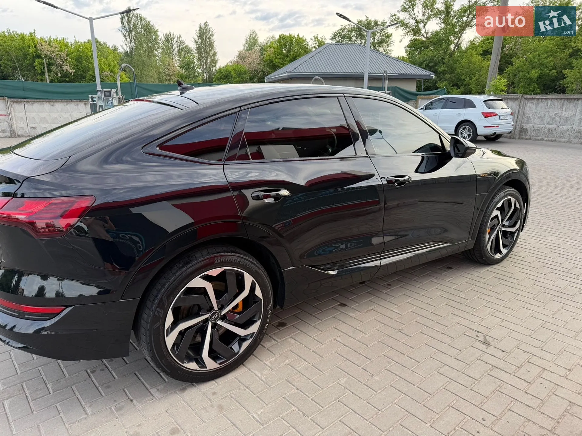 2022 Audi e-tron Sportback - мініатюра 8