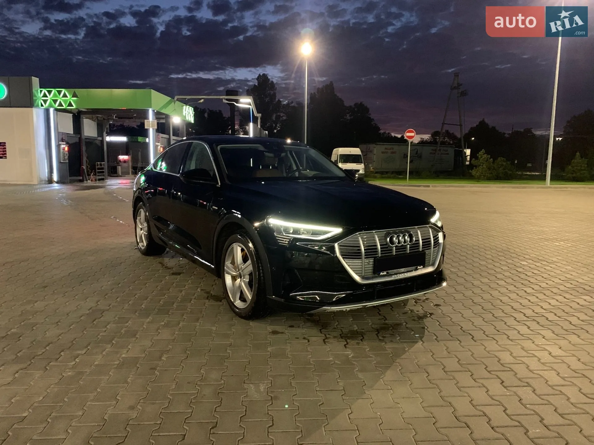 2020 Audi e-tron Sportback - фото 1
