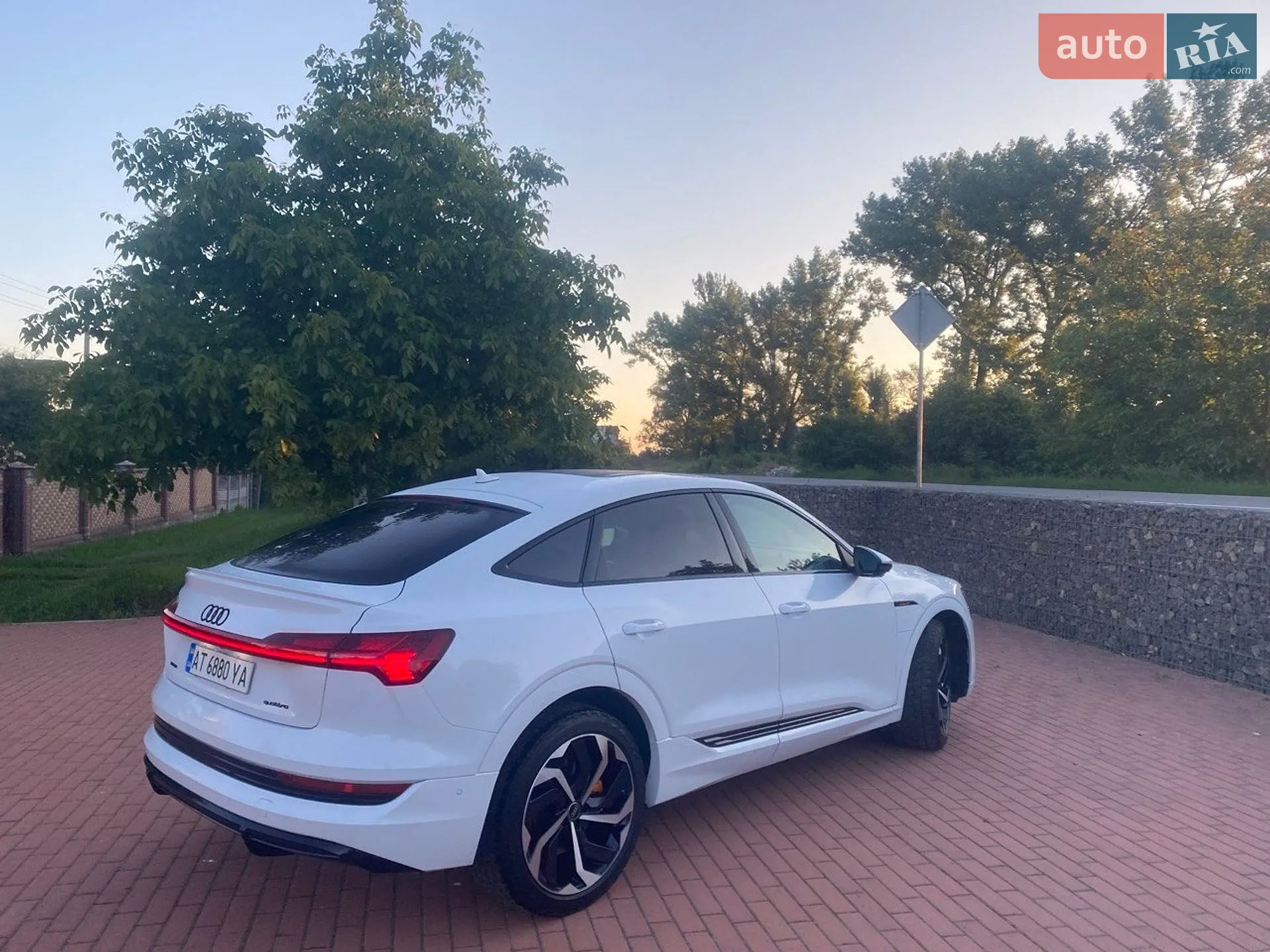2022 Audi e-tron Sportback - мініатюра 12