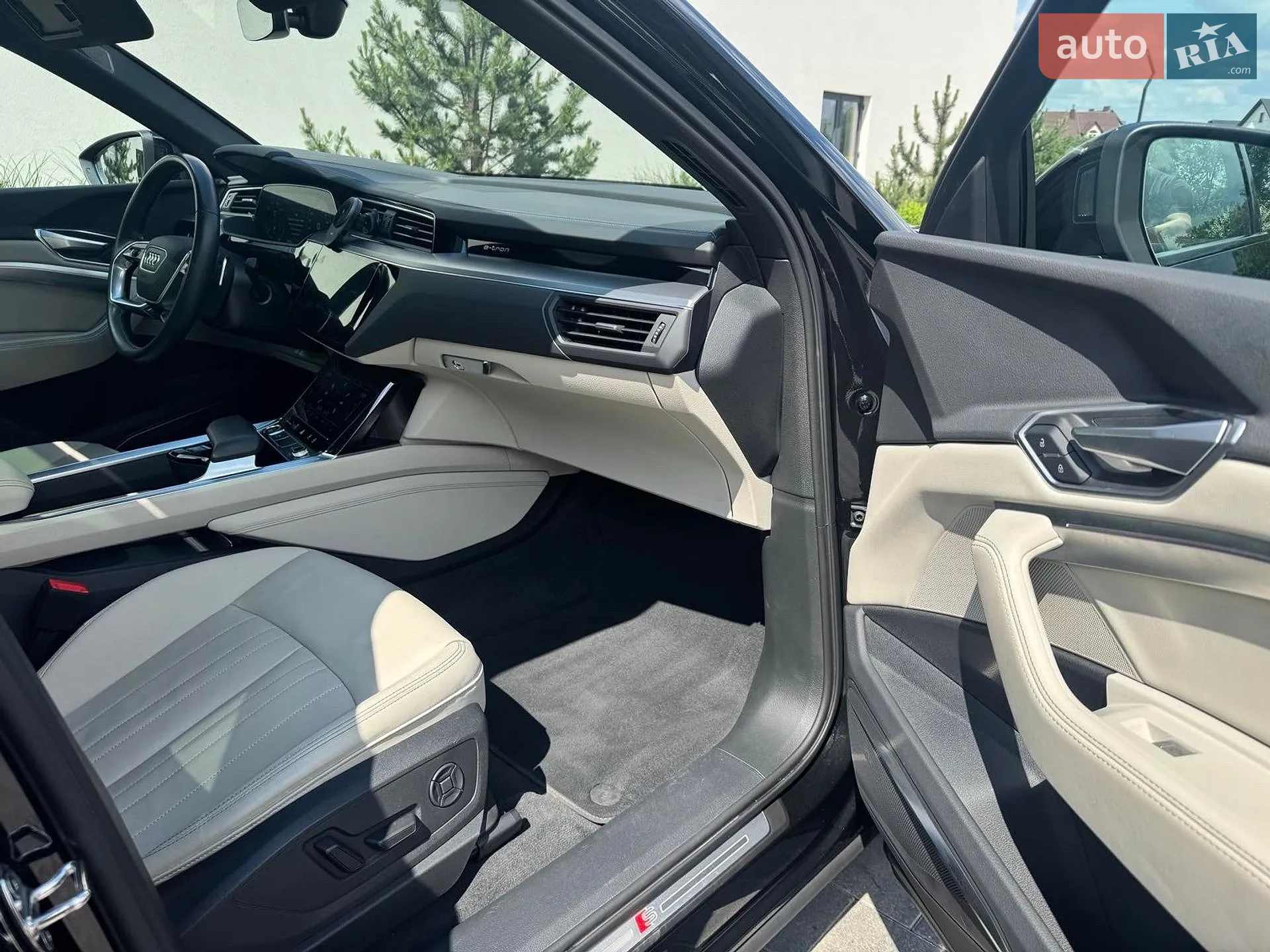 2020 Audi e-tron Sportback - мініатюра 12