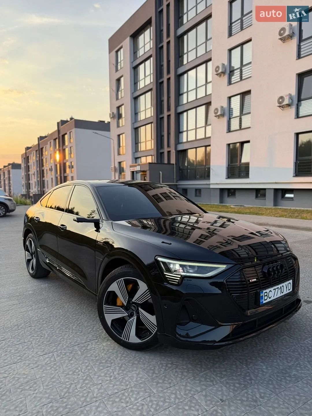 2020 Audi e-tron Sportback - мініатюра 2
