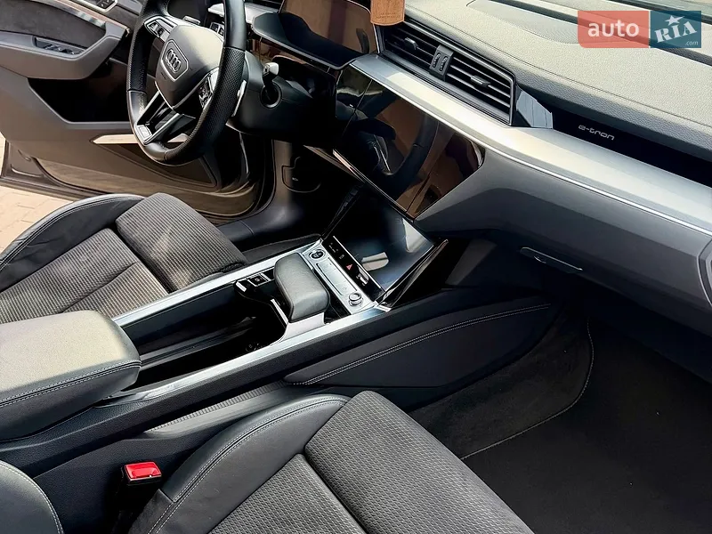 Audi e-tron Sportback 2021 VIN WAUZZZGE6MB040772 фото оголошення 12 з 60