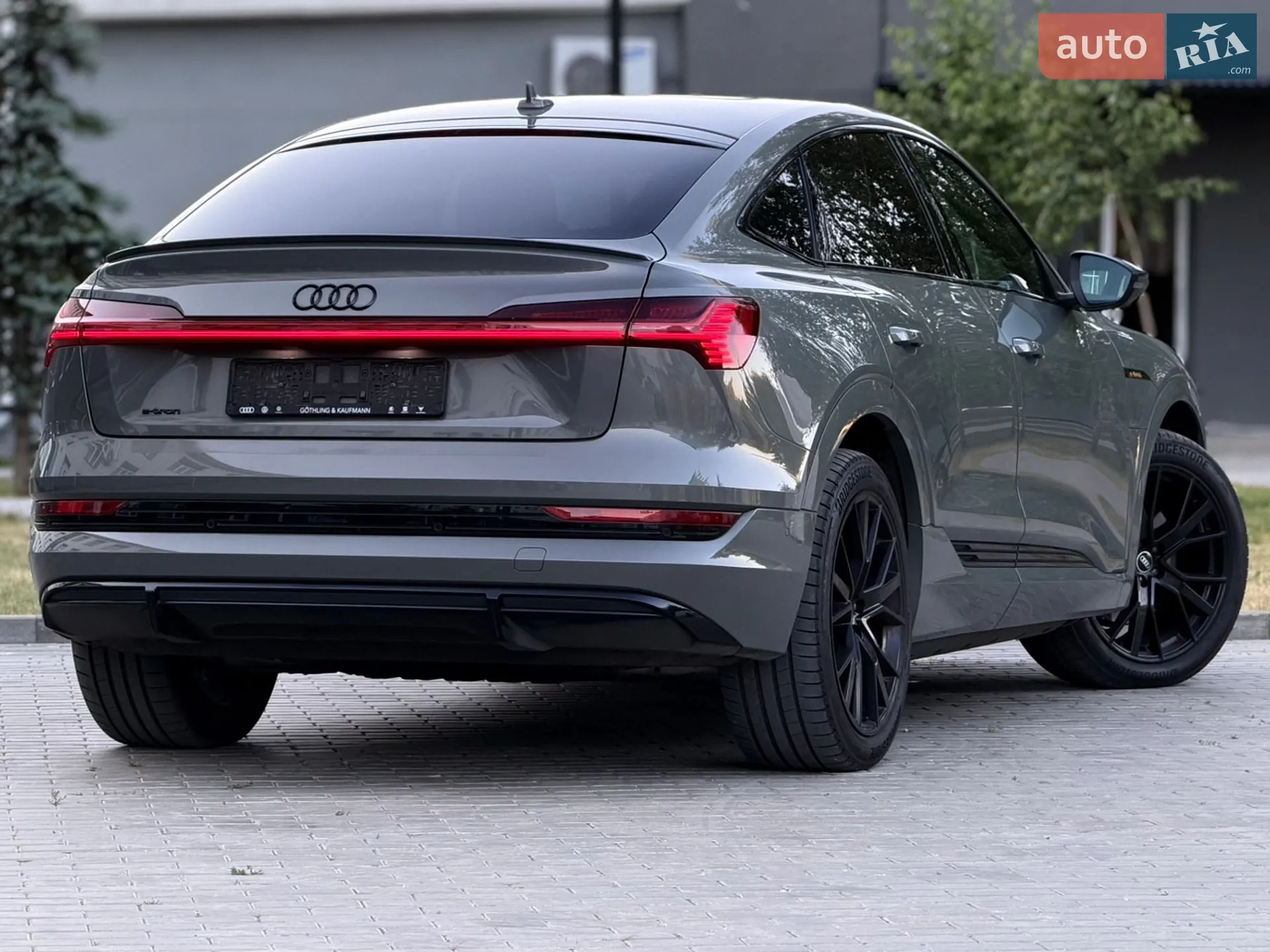 2022 Audi e-tron Sportback - мініатюра 2
