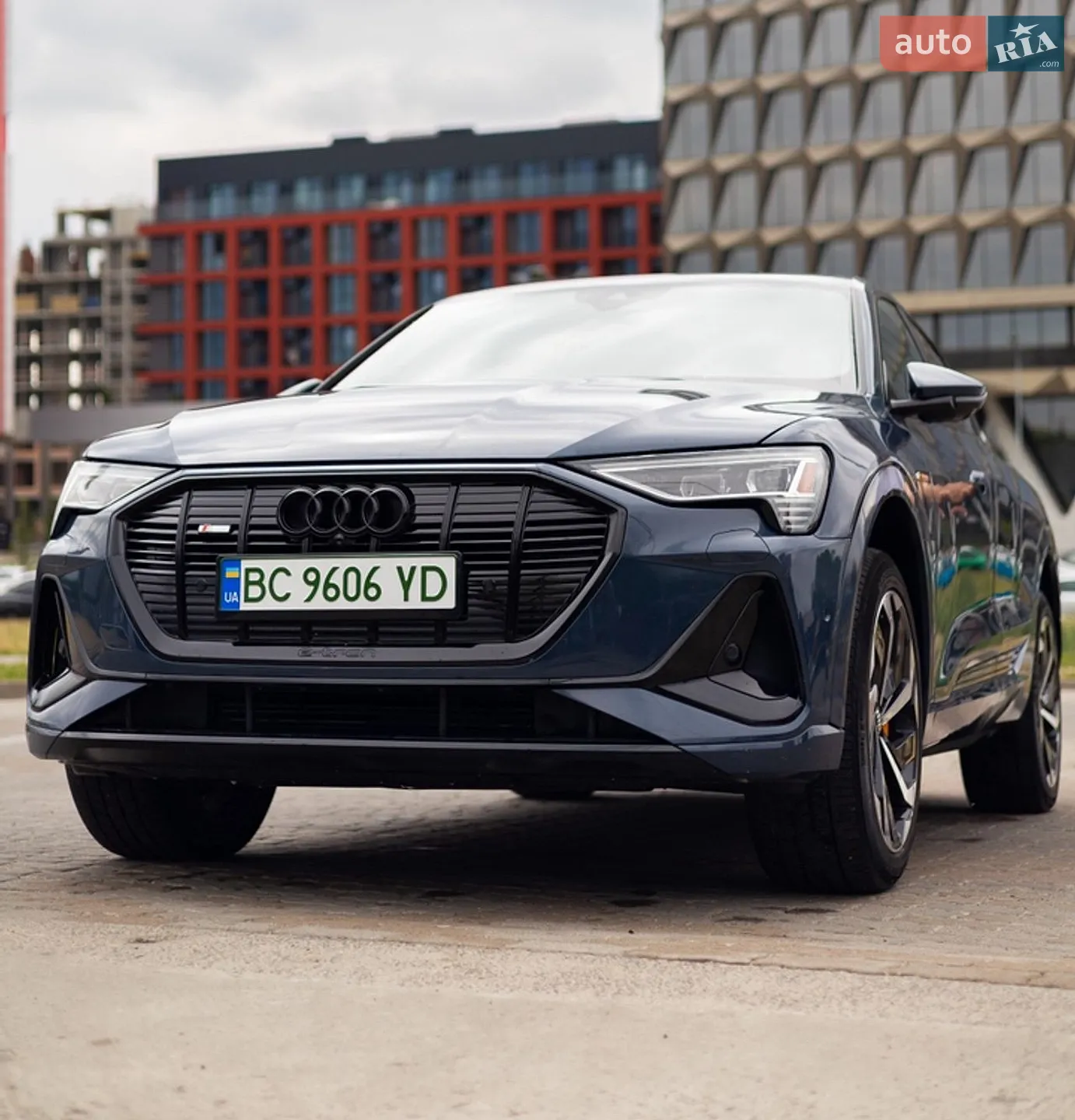 2020 Audi e-tron Sportback - мініатюра 2