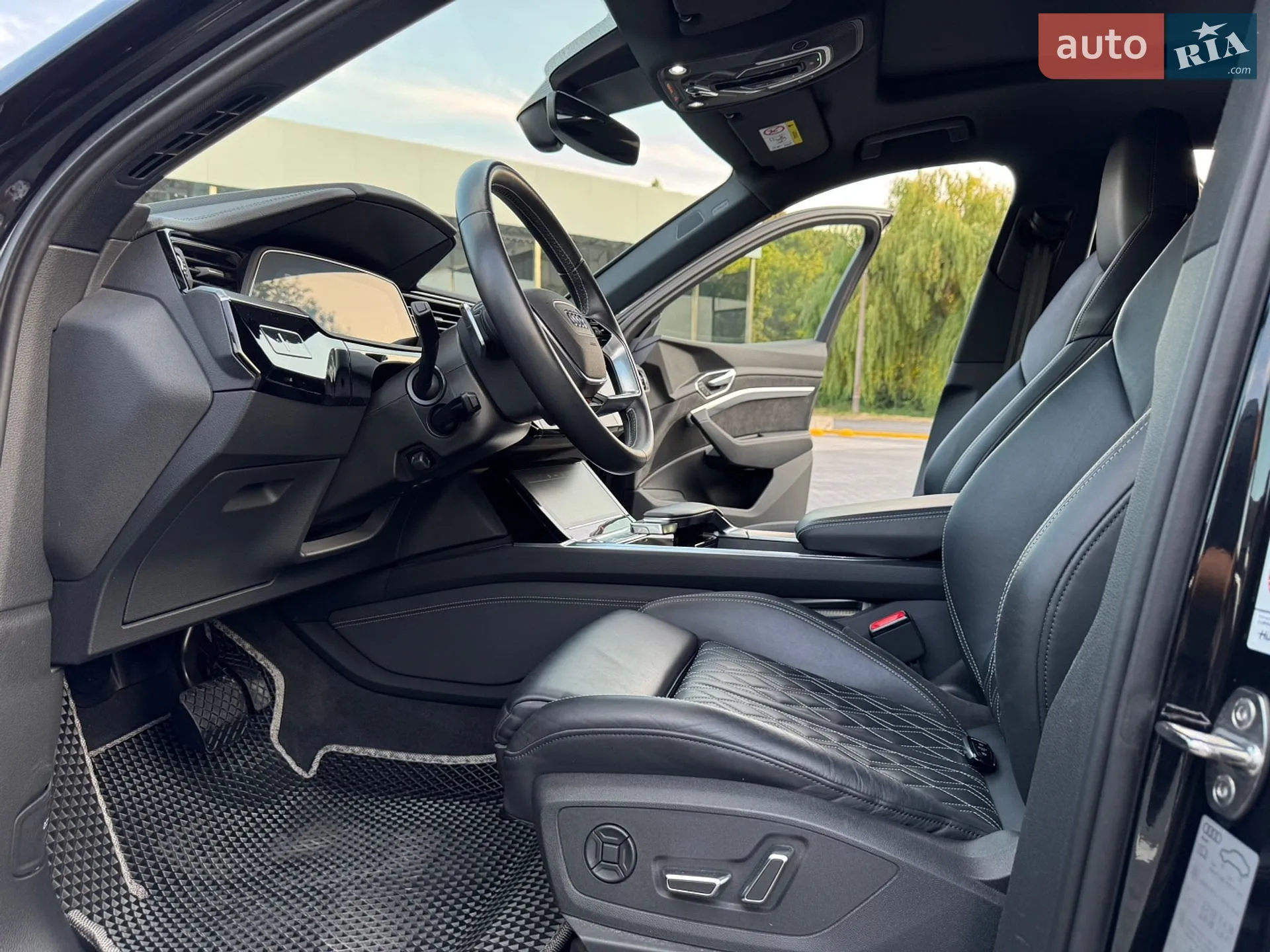 2020 Audi e-tron Sportback - мініатюра 48