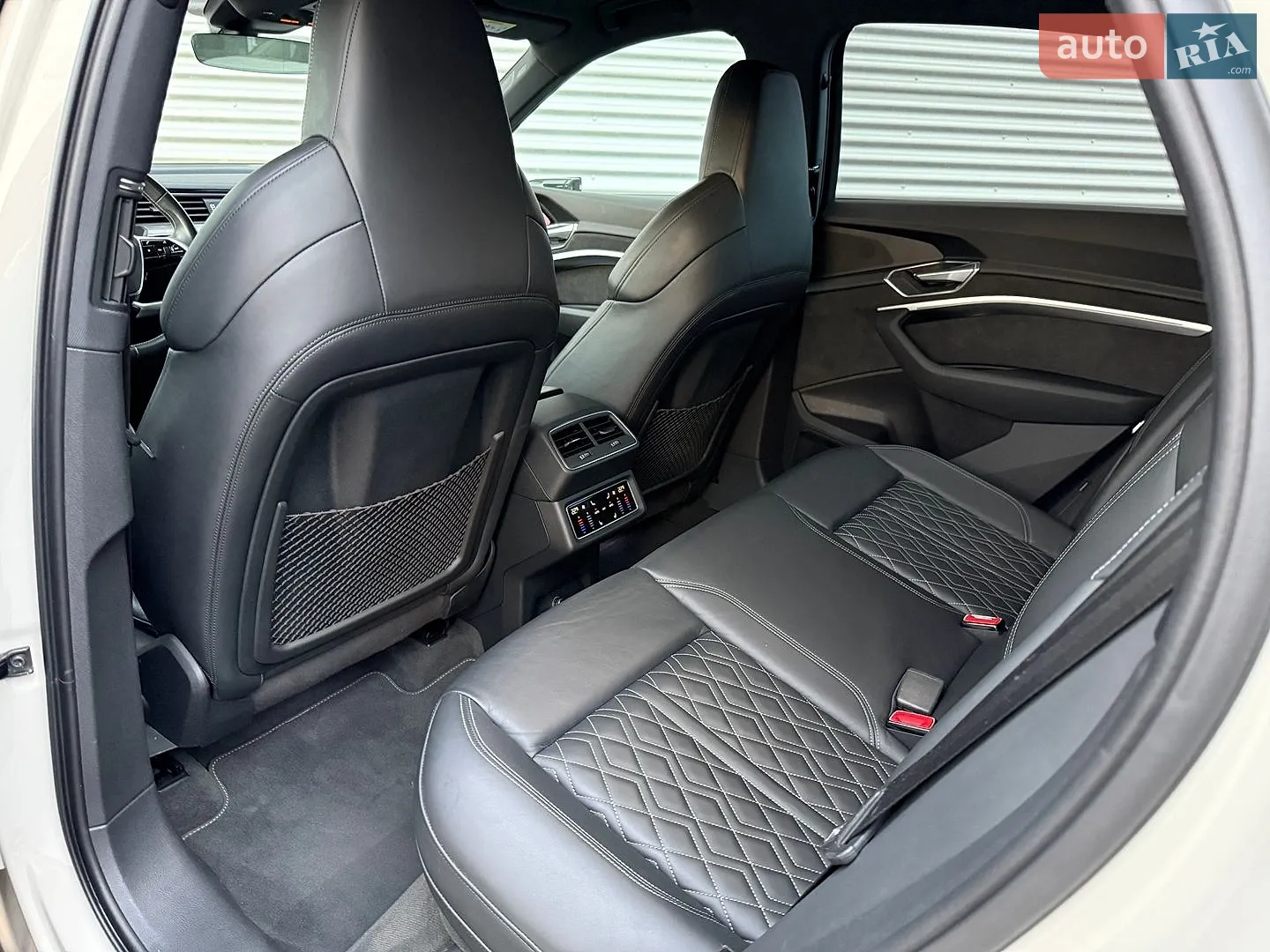 2020 Audi e-tron Sportback - мініатюра 53