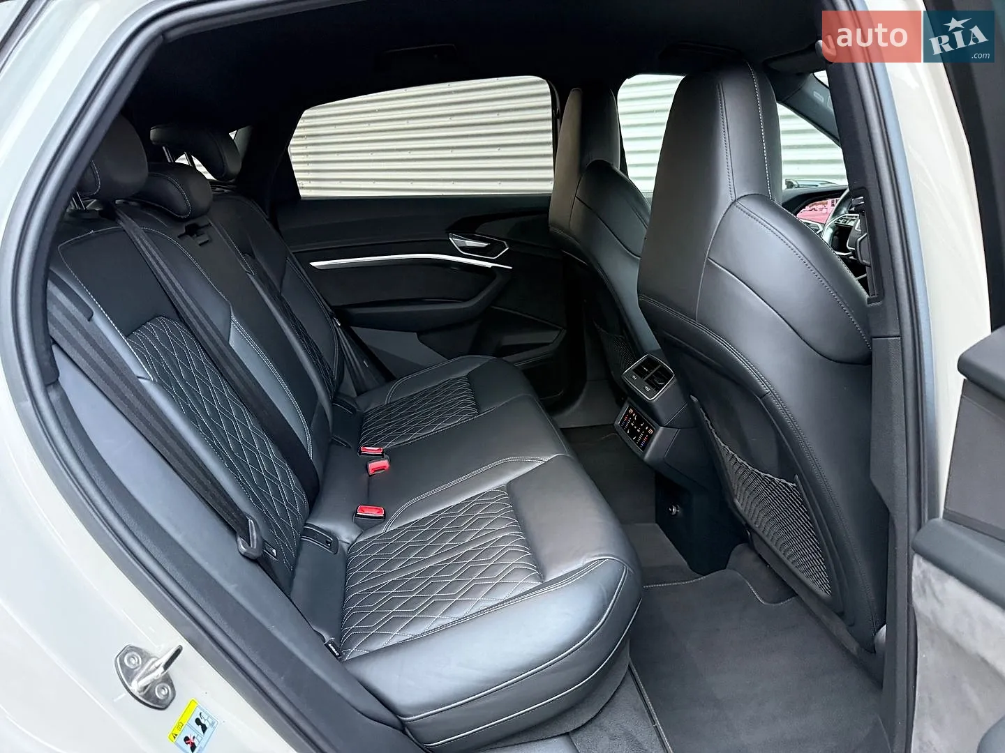 2020 Audi e-tron Sportback - мініатюра 61
