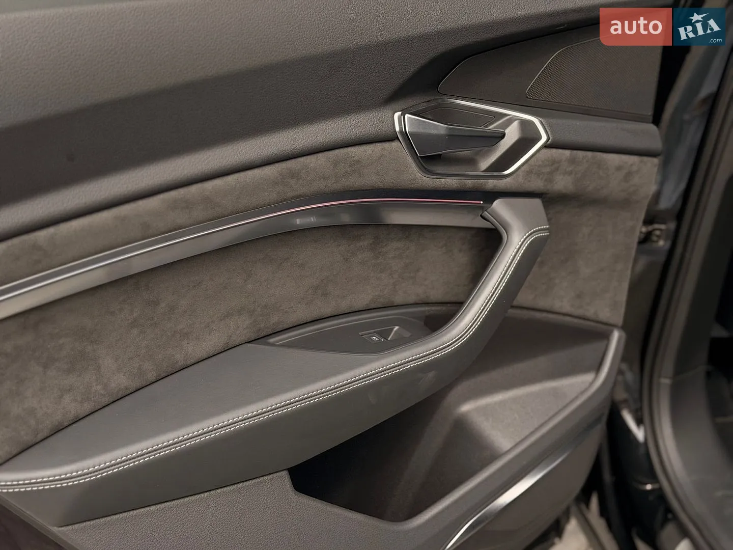 2021 Audi e-tron Sportback - мініатюра 18