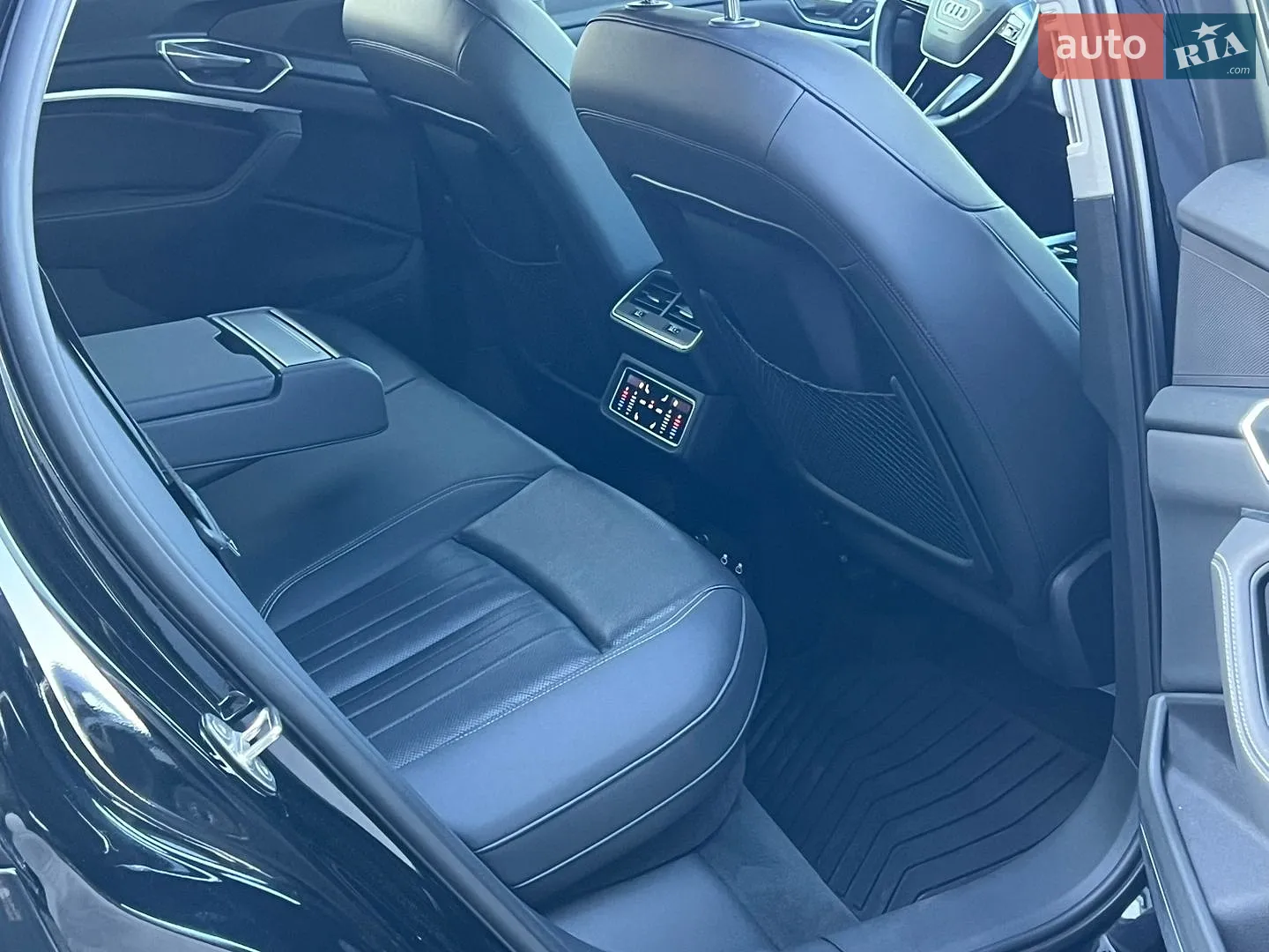 2022 Audi e-tron Sportback - мініатюра 25