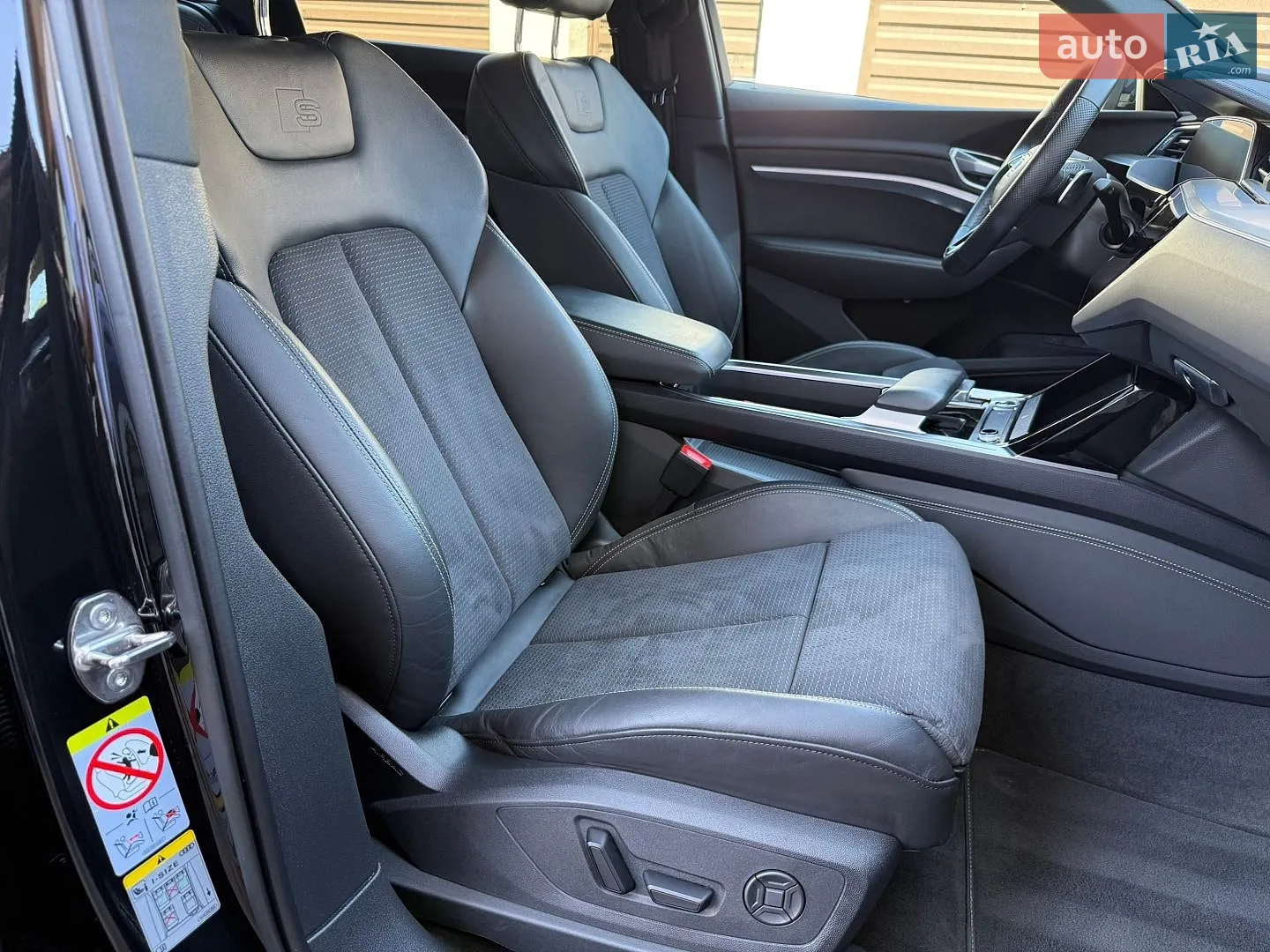 2022 Audi e-tron Sportback - мініатюра 44