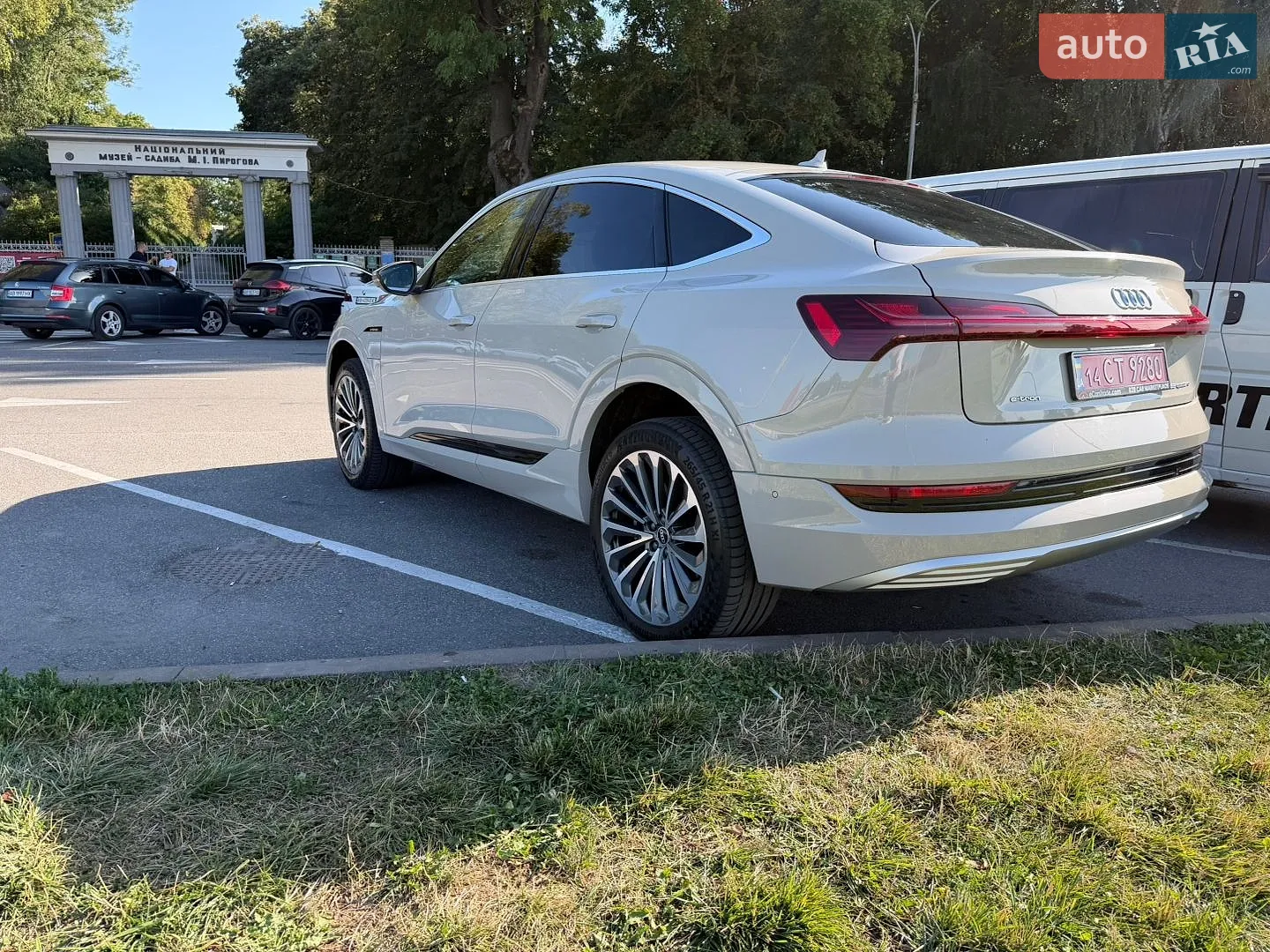 2020 Audi e-tron Sportback - мініатюра 8