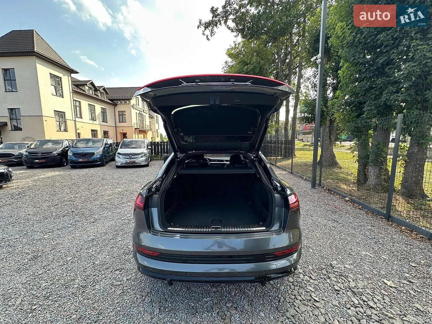 2020 Audi e-tron Sportback - мініатюра 27