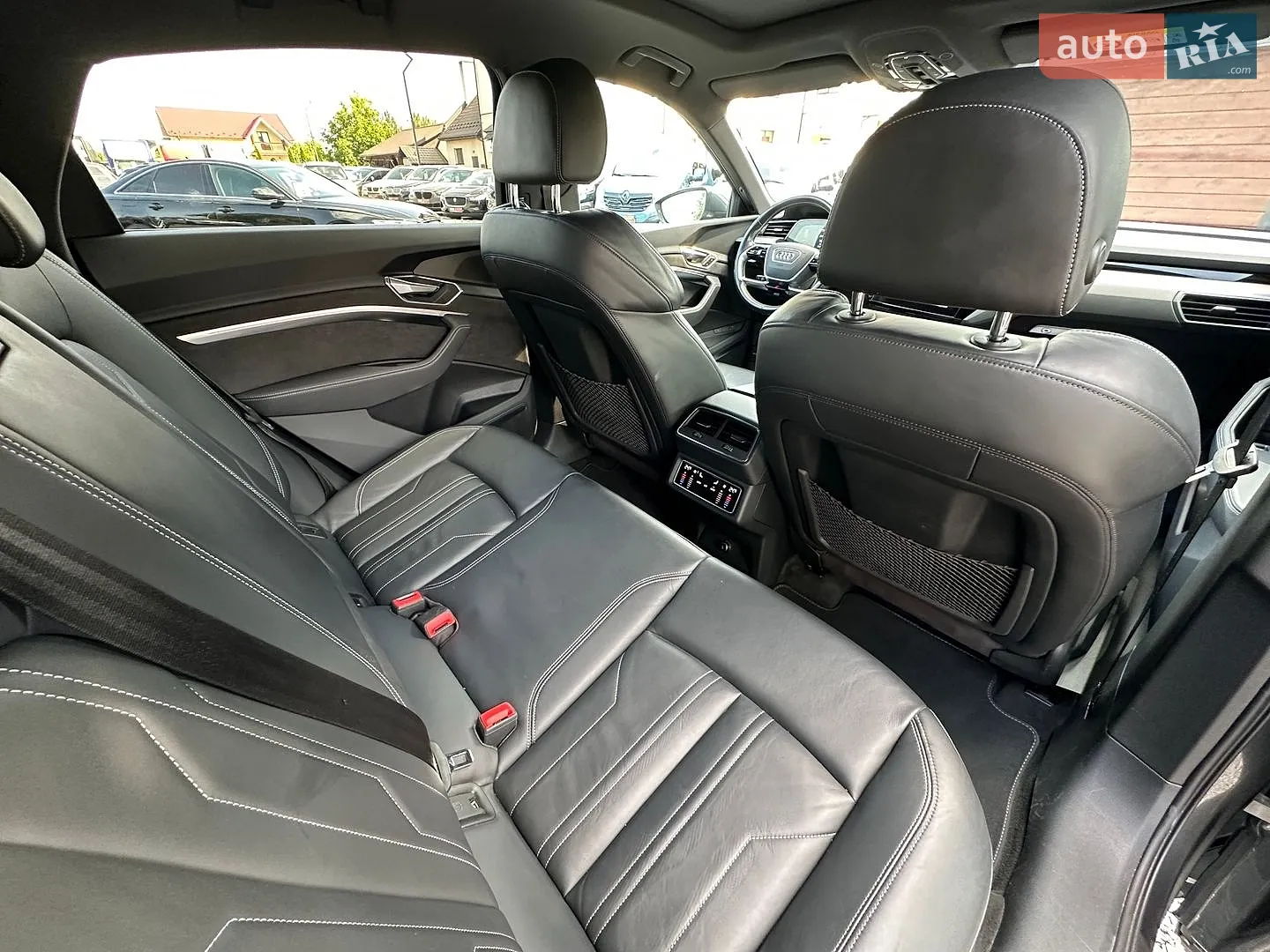 2020 Audi e-tron Sportback - мініатюра 32