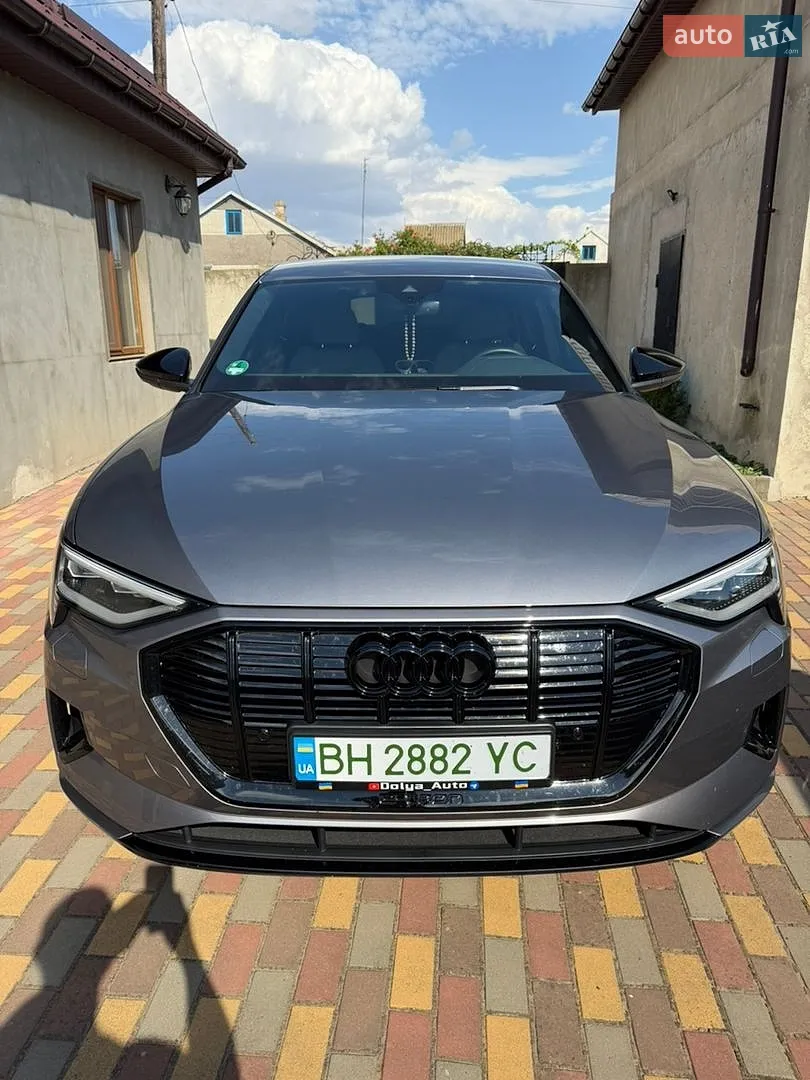 2022 Audi e-tron Sportback - фото 1