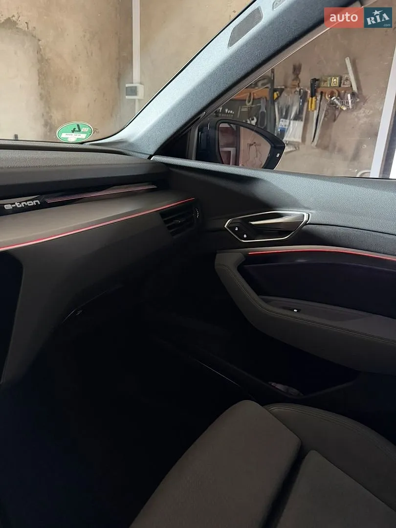 2022 Audi e-tron Sportback - мініатюра 28