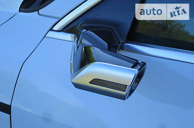 Позашляховик / Кросовер Audi e-tron 2019 в 