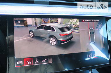 Позашляховик / Кросовер Audi e-tron 2019 в 