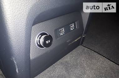 Позашляховик / Кросовер Audi e-tron 2019 в 