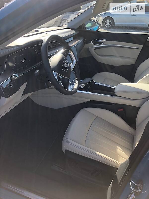 Позашляховик / Кросовер Audi e-tron 2019 в Києві