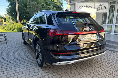 Внедорожник / Кроссовер Audi e-tron 2020 в Ровно