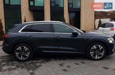 Внедорожник / Кроссовер Audi e-tron 2019 в 