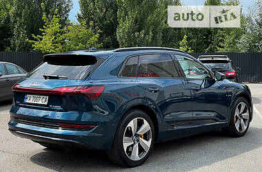 Позашляховик / Кросовер Audi e-tron 2019 в Києві