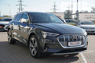 Внедорожник / Кроссовер Audi e-tron 2019 в 