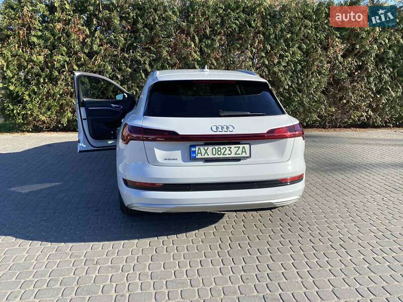 Позашляховик / Кросовер Audi e-tron 2019 в Львові
