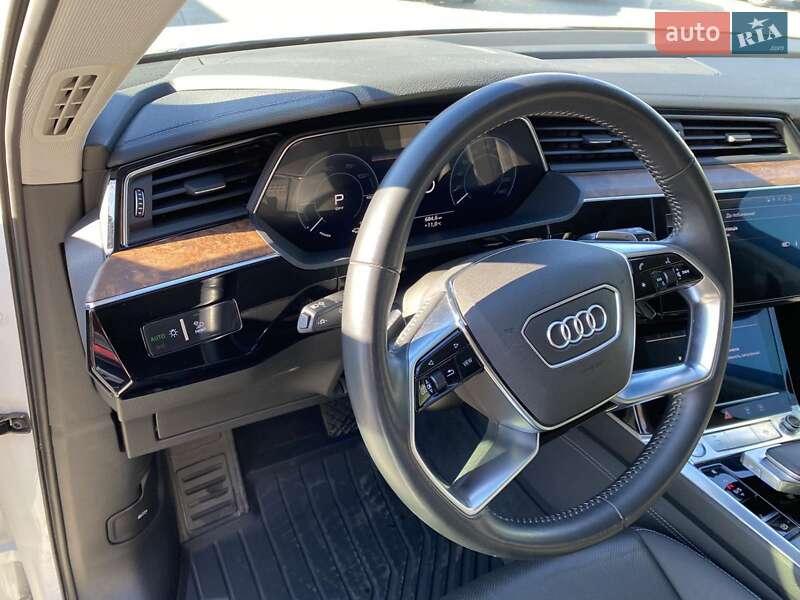 Позашляховик / Кросовер Audi e-tron 2019 в Львові